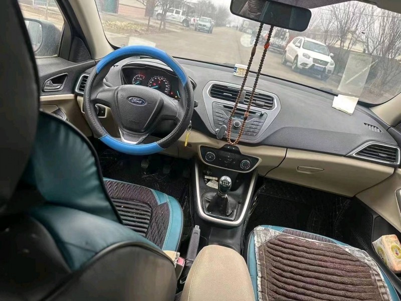 青岛16年福特福睿斯5