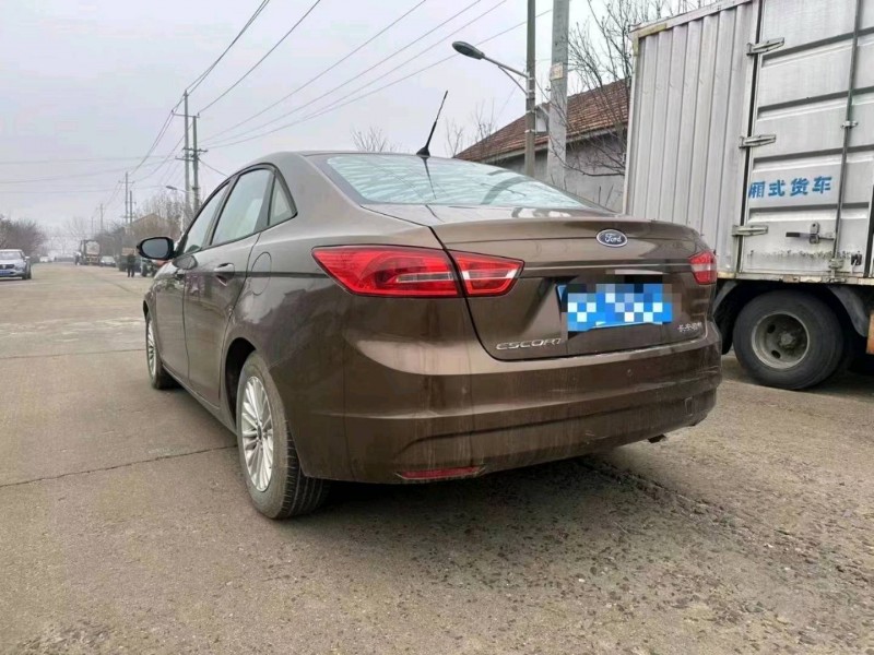 青岛16年福特福睿斯7