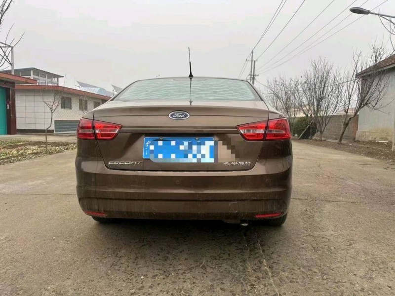 青岛16年福特福睿斯9