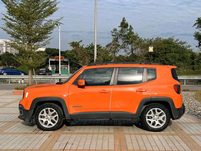 汕头18年Jeep自由侠3