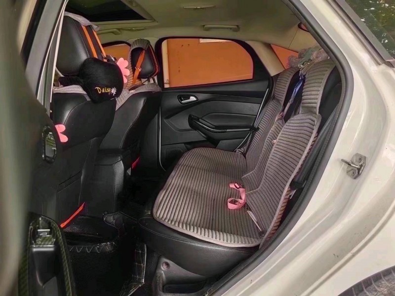 青岛16年福特福克斯6