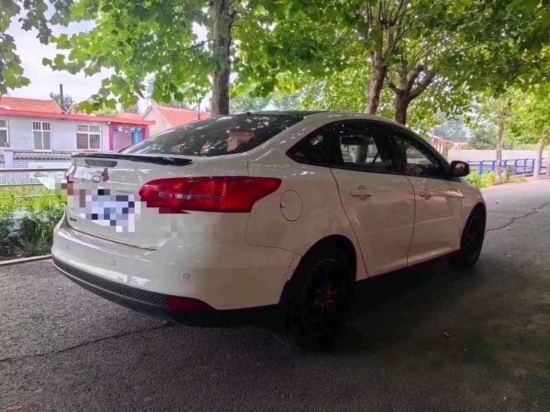 青岛16年福特福克斯8