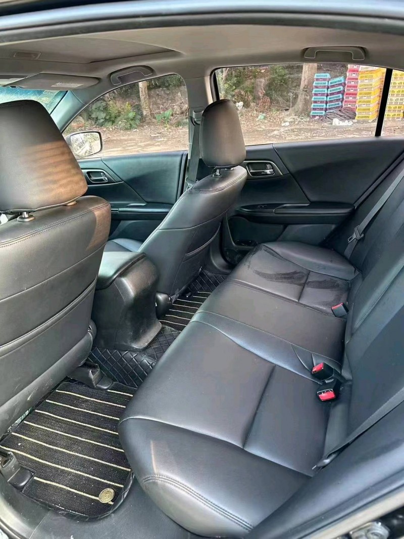 珠海15年本田雅阁2