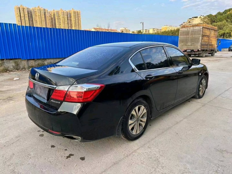 珠海15年本田雅阁7