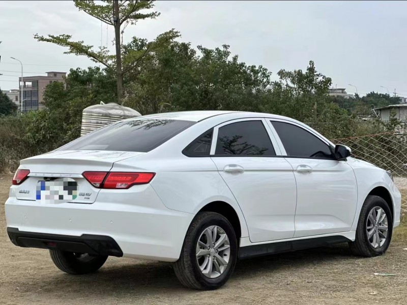 济宁23年吉利帝豪5