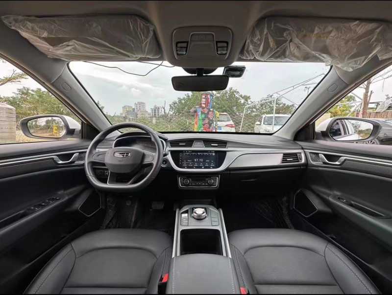 济宁23年吉利帝豪7