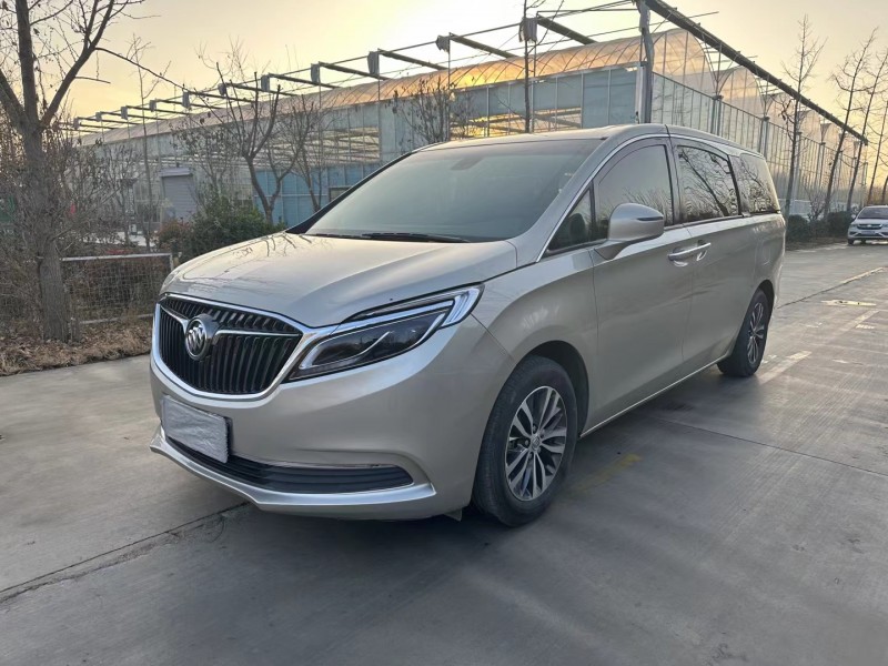 济宁17年别克GL82