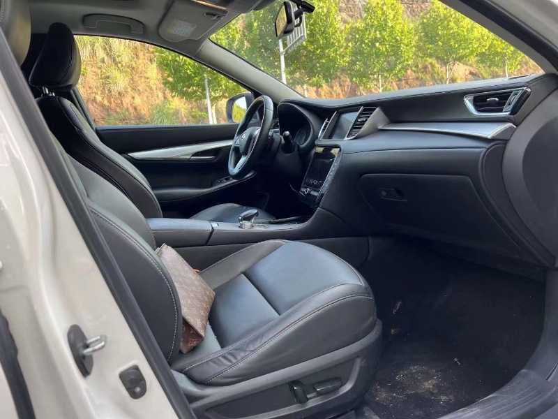 武漢20年英菲尼迪QX508