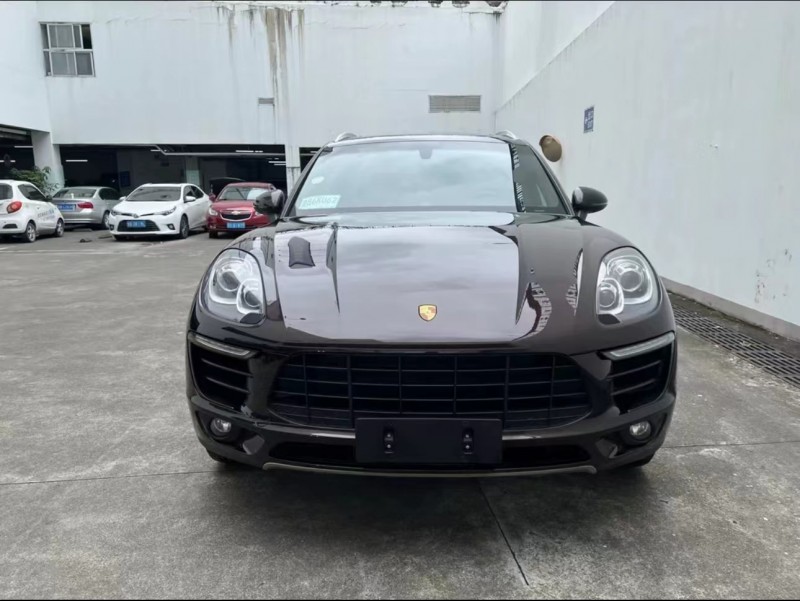 济宁16年保时捷Macan1