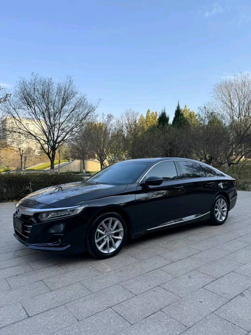 邢台23年本田雅阁2