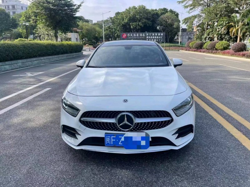 汕头19年奔驰A1