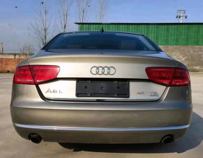 襄陽13年奧迪A8L2