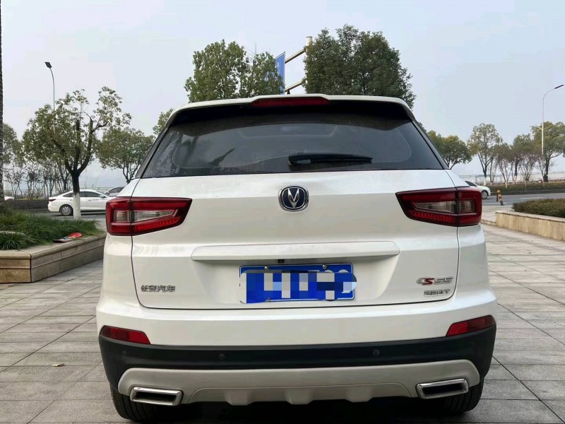 重庆20年长安汽车CS555