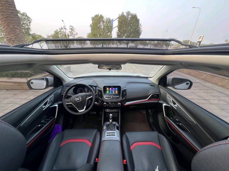 重庆20年长安汽车CS557