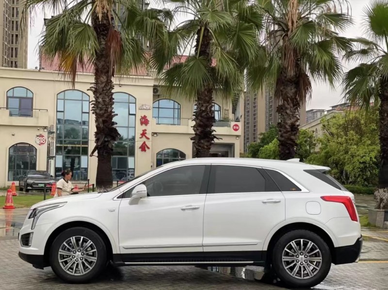 济宁18年凯迪拉克XT55