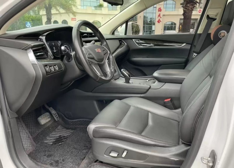 济宁18年凯迪拉克XT56