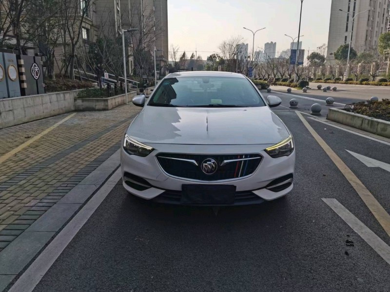 徐州17年别克君威1