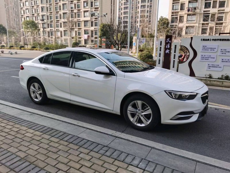 徐州17年别克君威2