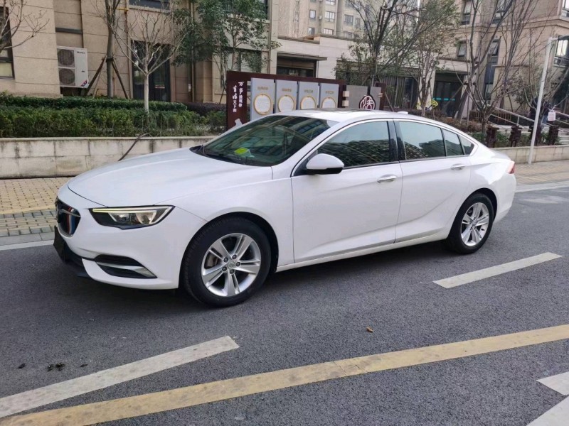 徐州17年别克君威3