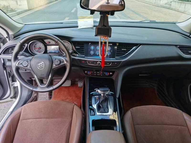 徐州17年别克君威4