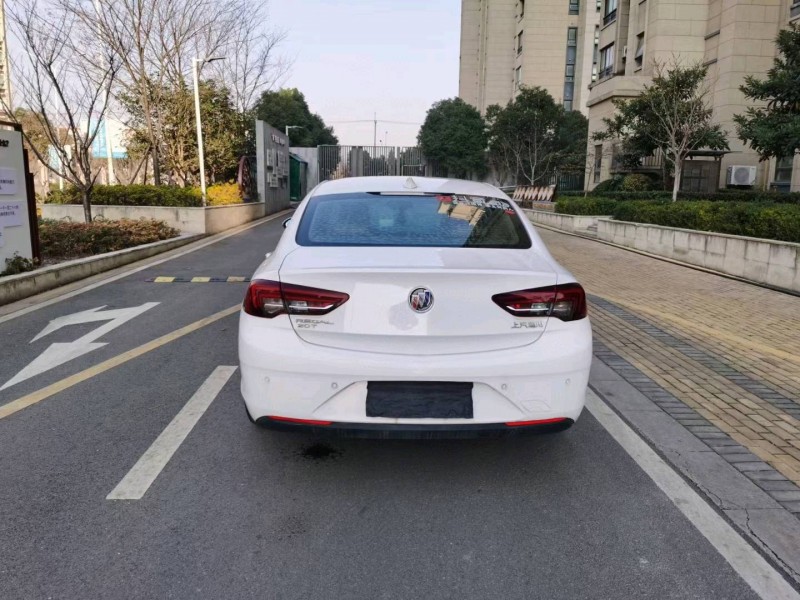 徐州17年别克君威9