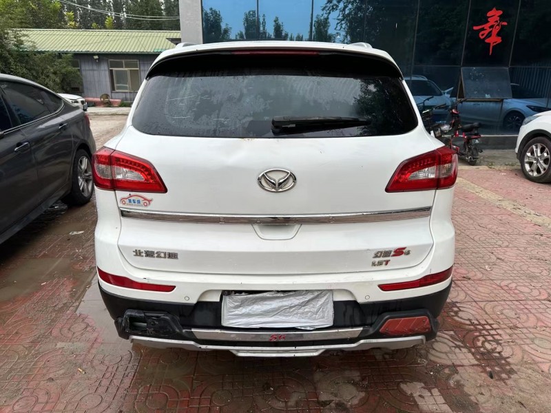 济宁17年北汽幻速S69