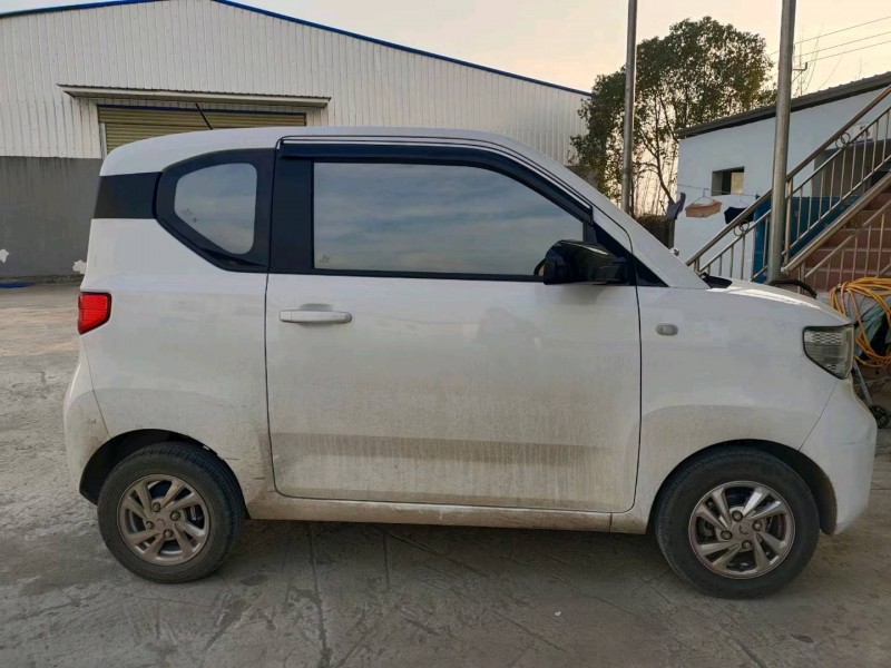 襄陽22年五菱汽車宏光MINI EV6