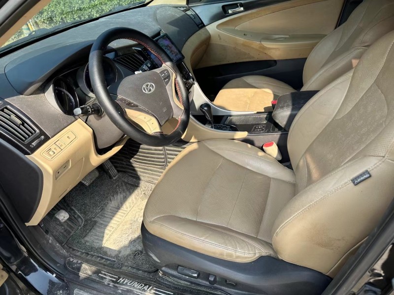 济宁16年现代索纳塔八7