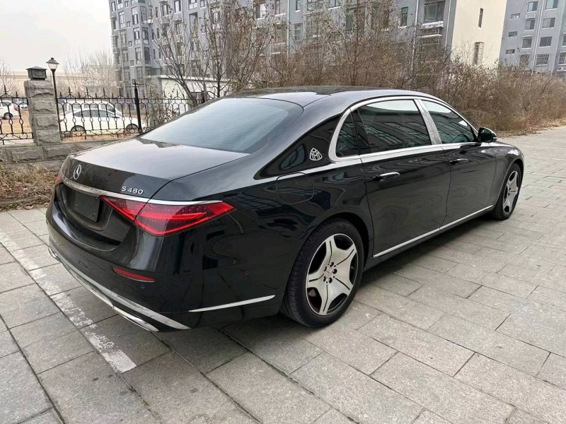 东营22年奔驰迈巴赫S级4
