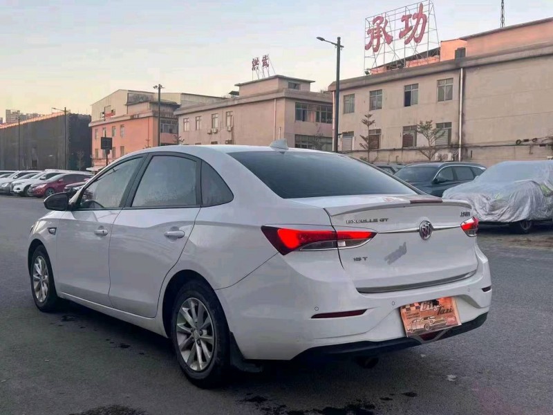 汕头19年别克英朗7