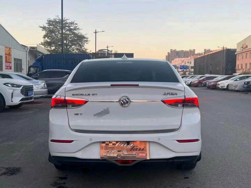 汕头19年别克英朗8