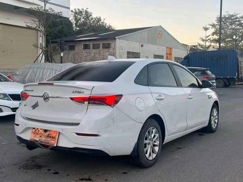 汕头19年别克英朗9