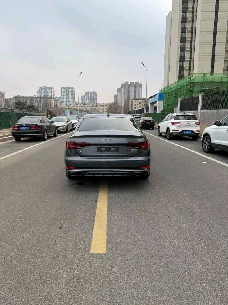 济南19年奥迪A4L8