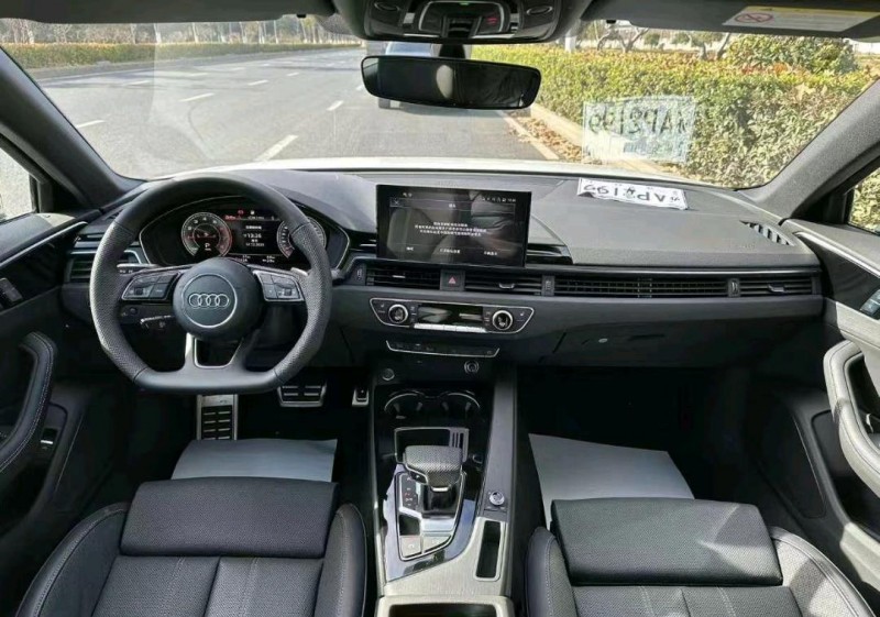 济南23年奥迪A4L3