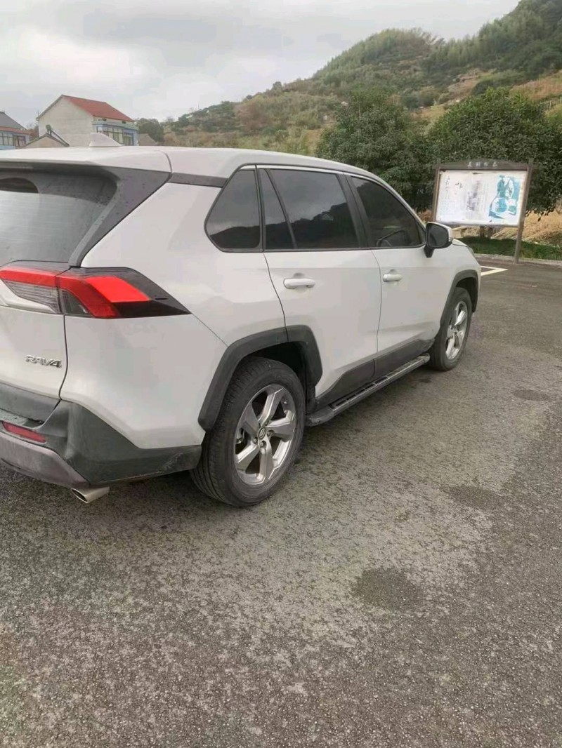 嘉兴23年丰田RAV4荣放4