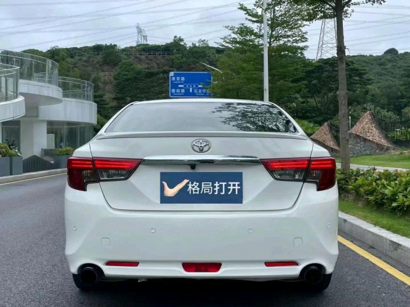 深圳17年丰田锐志9