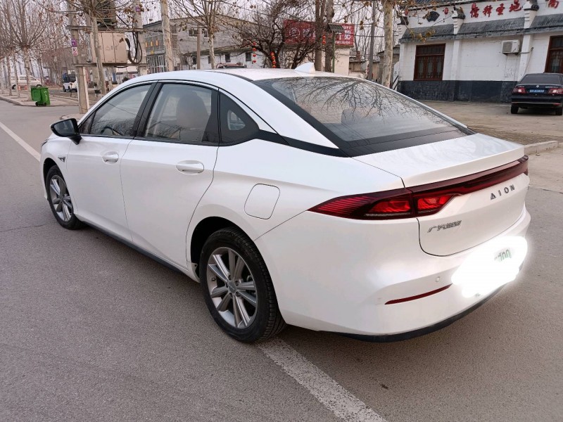 济宁23年传祺埃安S5803