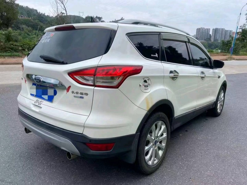 东营13年福特翼虎4