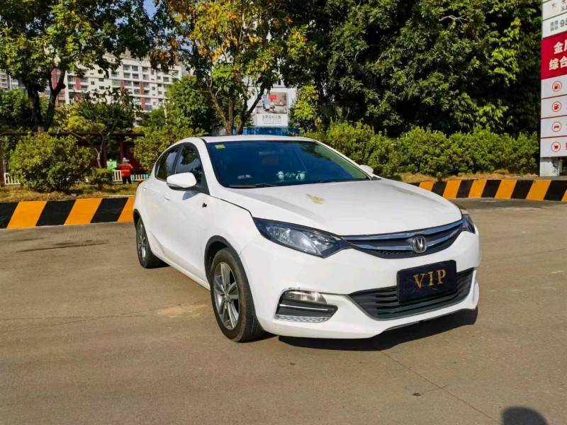 珠海17年长安汽车逸动3