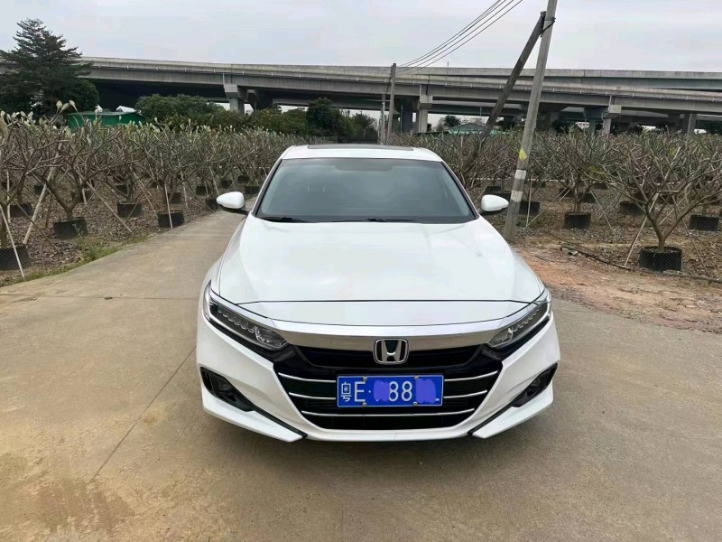 珠海22年本田雅阁1