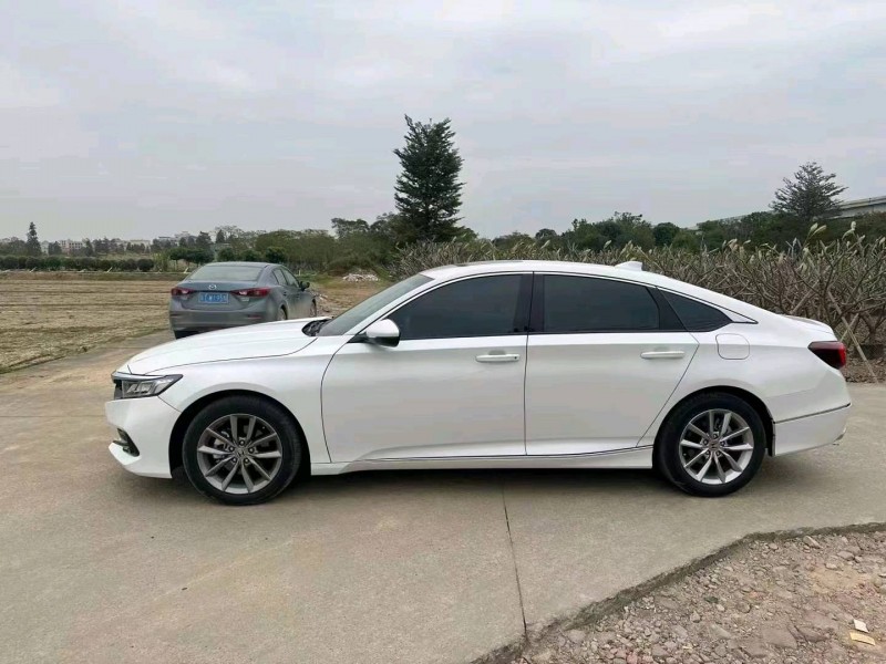 珠海22年本田雅阁8