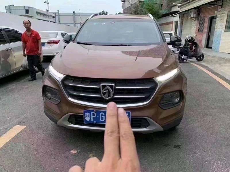 珠海17年寶駿5101