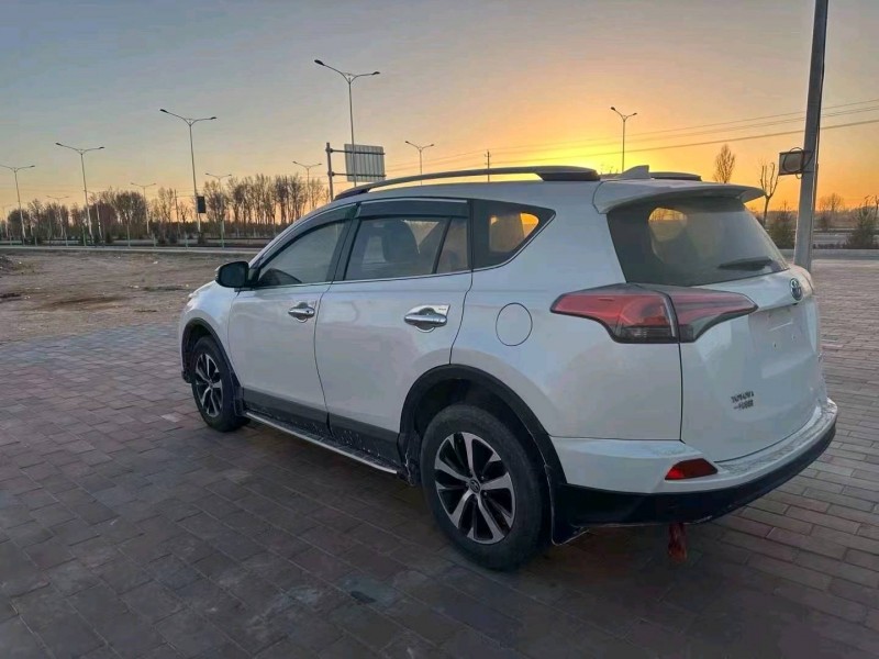 咸陽19年豐田RAV4榮放6