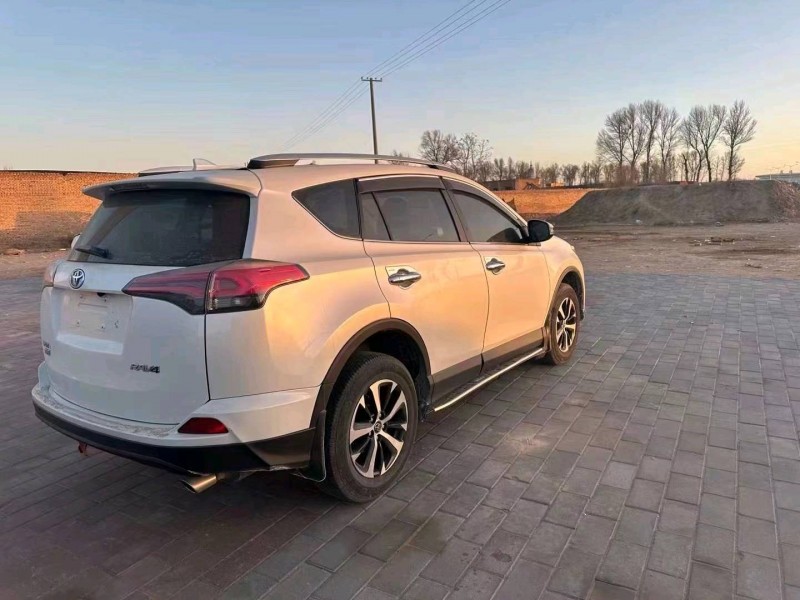 咸陽19年豐田RAV4榮放8