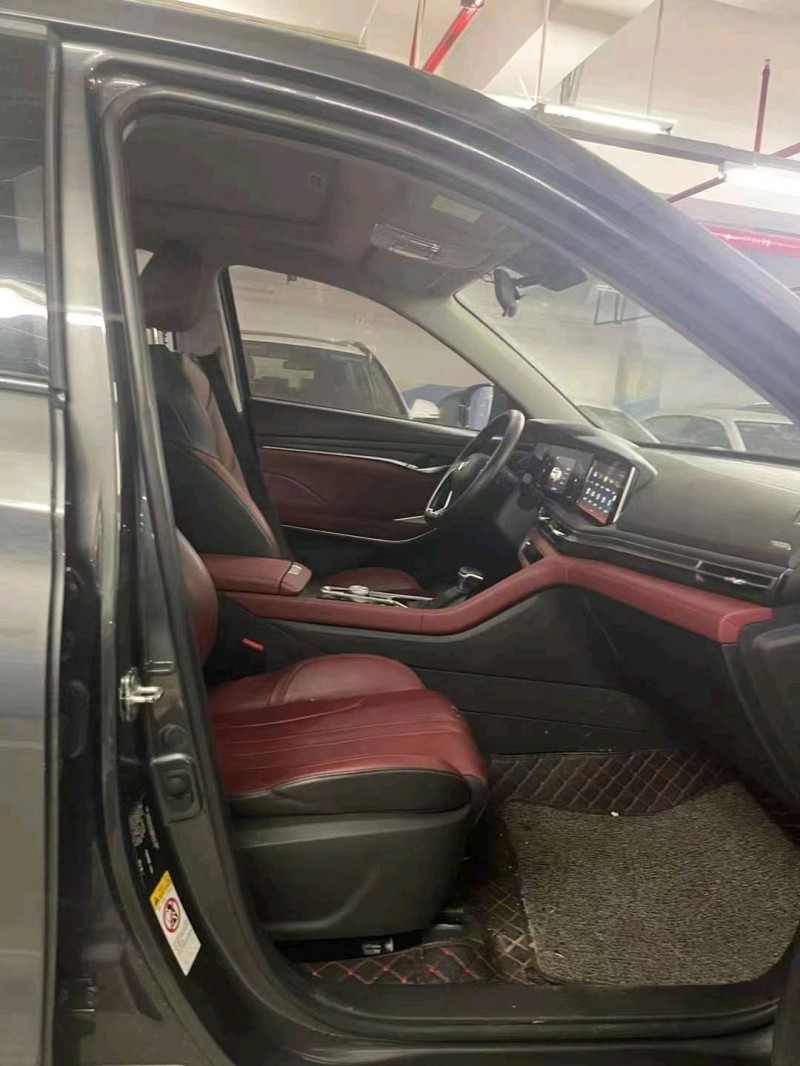 重庆21年长安汽车CS756