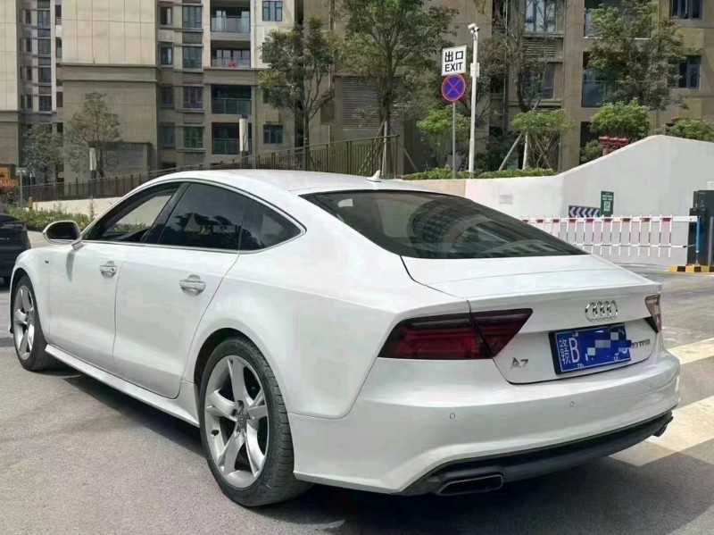 深圳18年奥迪A7L4