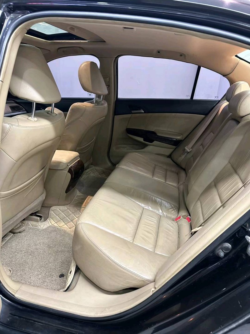 汕头09年本田雅阁4