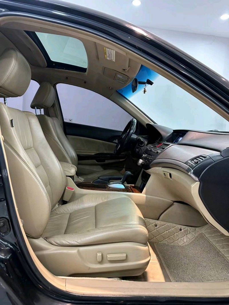 汕头09年本田雅阁6