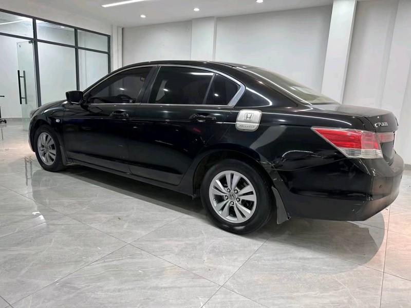 汕头09年本田雅阁7