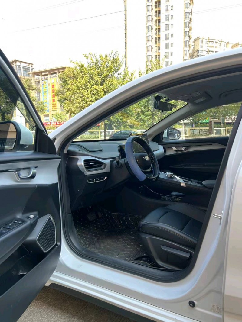 珠海23年吉利几何4